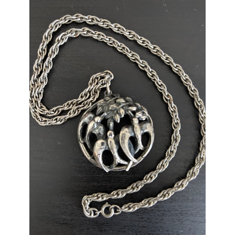 Vintage Silver Tone Large Pendant Chain Necklace Figural Birds